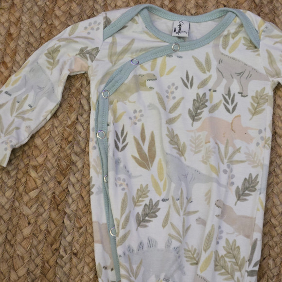 Copper Pearl Dinosaur Era Knotted Gown Newborn Excellent condition uNisex Baby - Picture 2 of 4